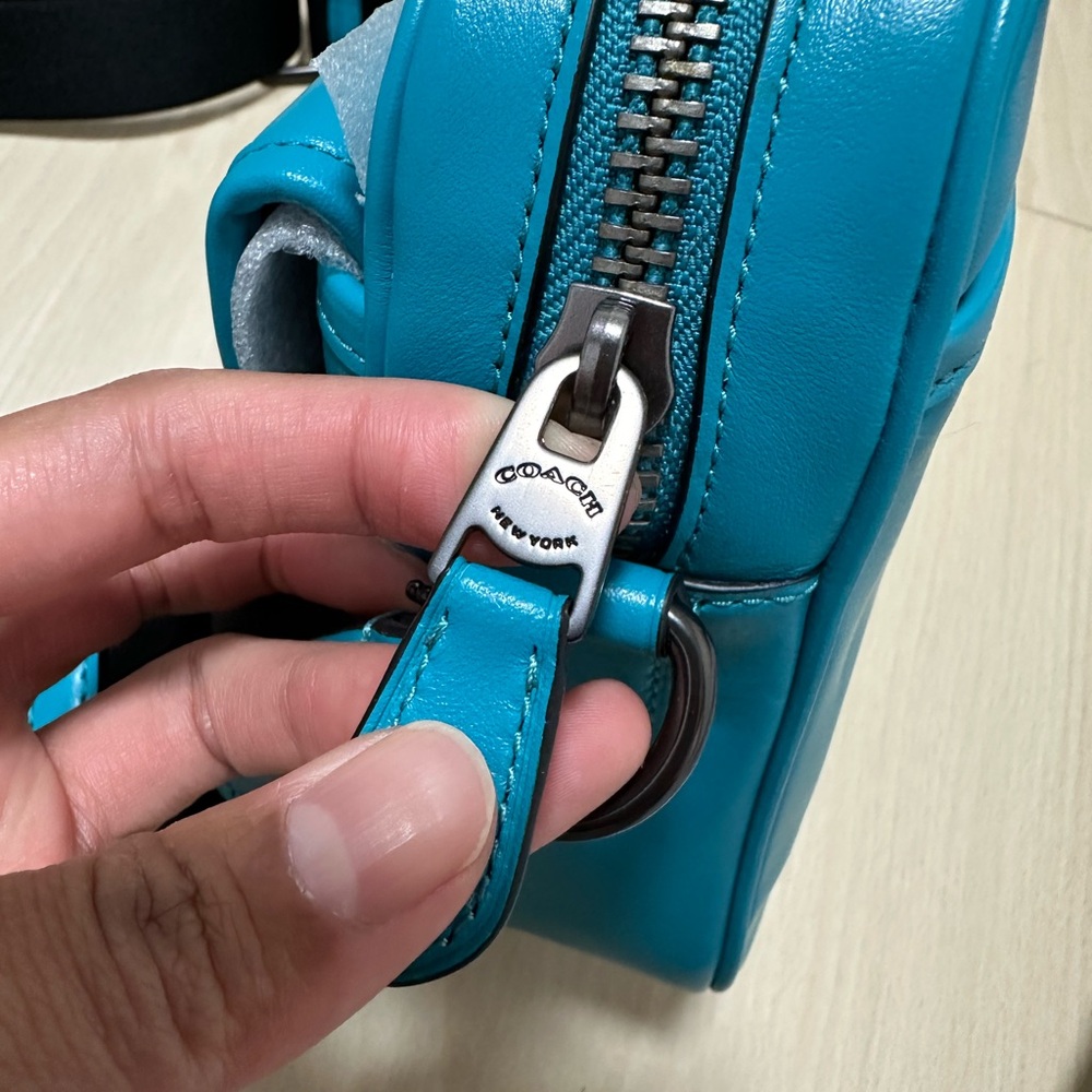 （NWT) Coach Heritage Crossbody - Picture 5 of 9